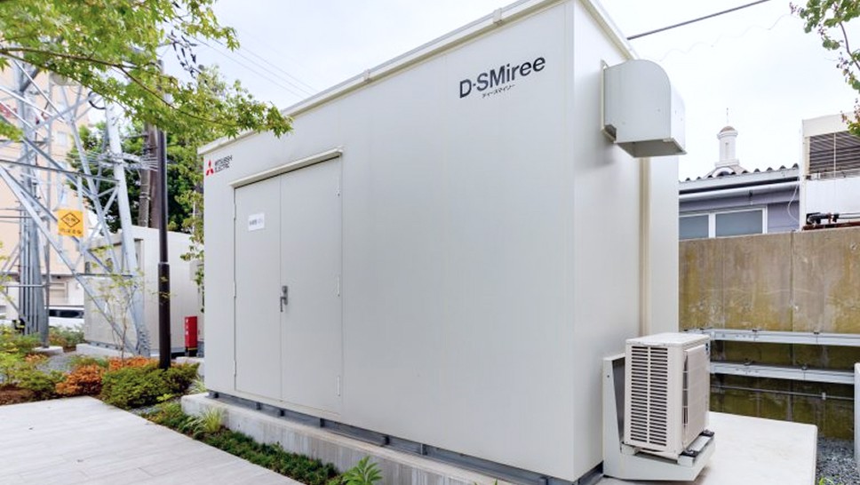 外に設置されているスマート直流は遺伝ネットワークシステムの写真。