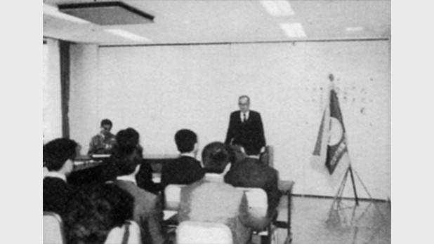 昭和62年 入社式の様子