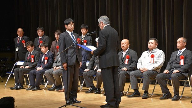 「平成26年度環境活動レポート大賞・九州」授賞式の写真