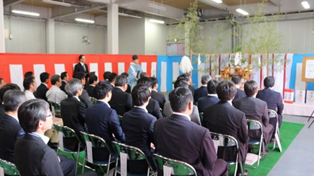 白鷺電気工業新社屋改修工事の安全祈願の様子