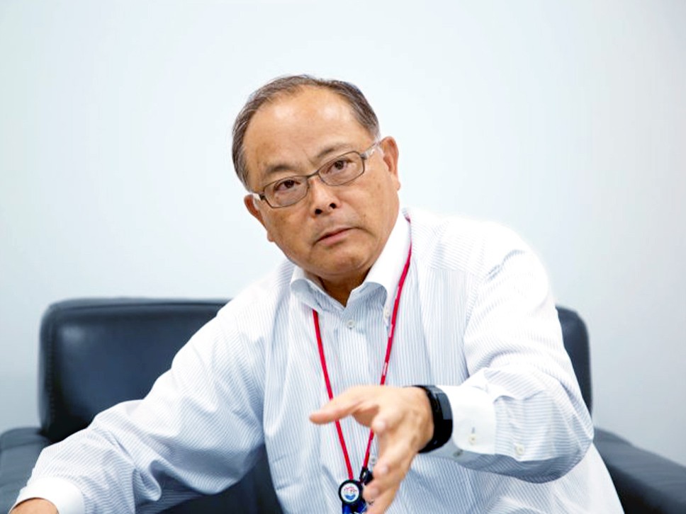 写真：沼田会長が真剣に話している